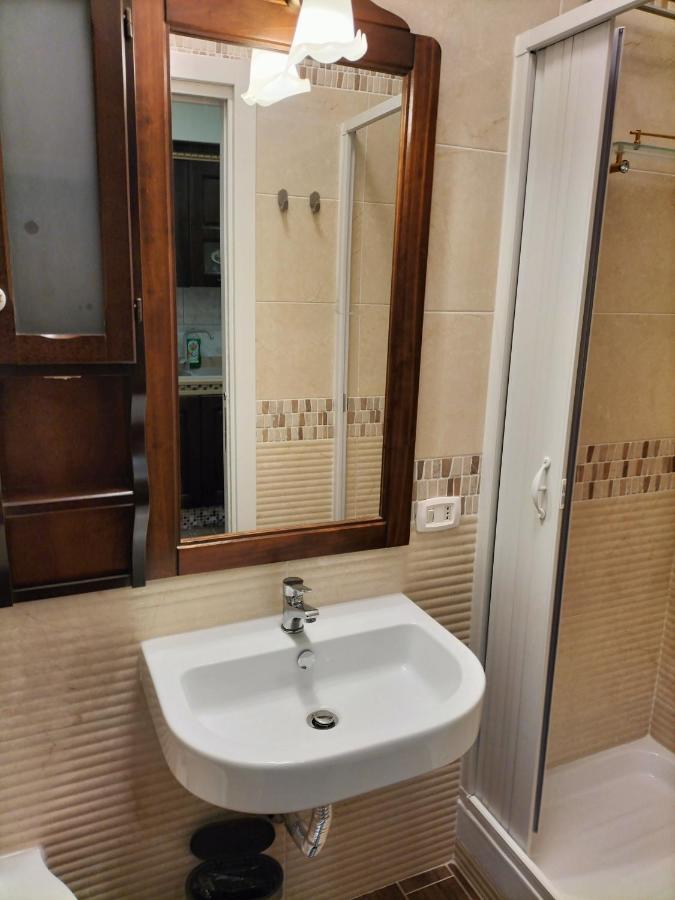 Appartement La Dimora Di Alex à Naples Extérieur photo